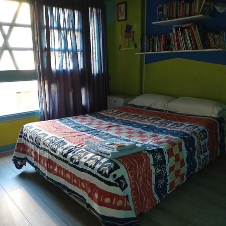 Appartement Cuartos En El Segundo Piso De Casa De Artista En Flores à Buenos Aires Extérieur photo