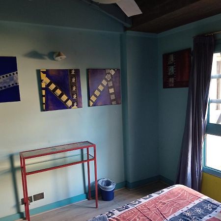 Appartement Cuartos En El Segundo Piso De Casa De Artista En Flores à Buenos Aires Extérieur photo