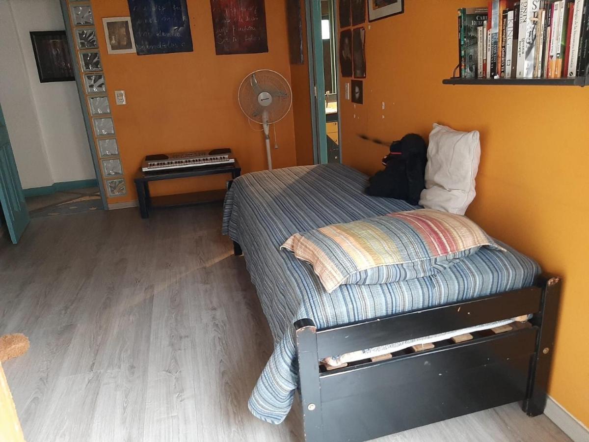 Appartement Cuartos En El Segundo Piso De Casa De Artista En Flores à Buenos Aires Extérieur photo